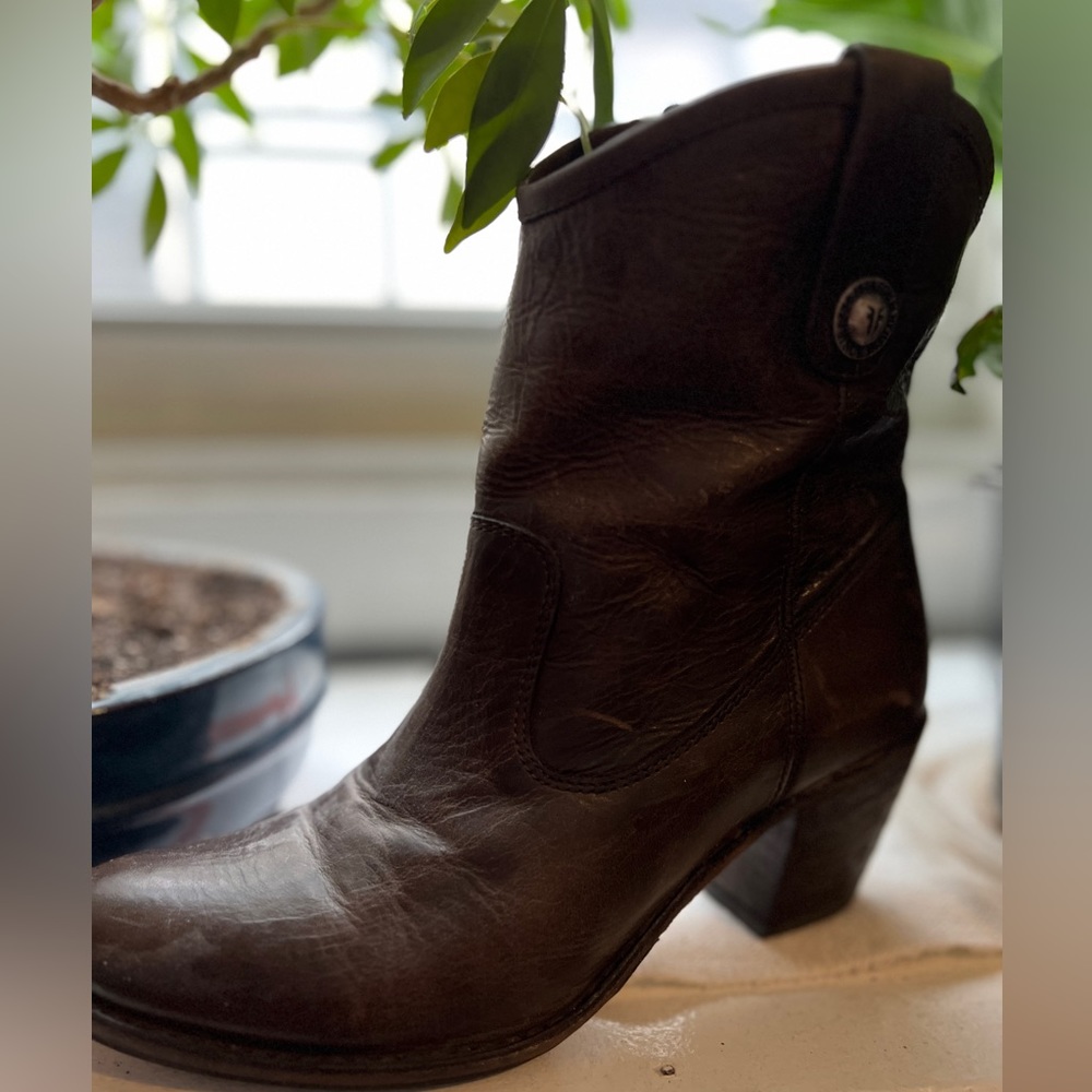 Pre-owned Frye Jackie Button Short Boots